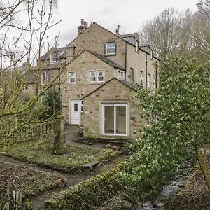  Holiday home Bridgend